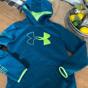 Youth XL Under Armour hoodie